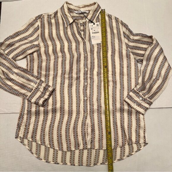 Zara   NEW Ivory Chain Houndstooth Striped Print Satin Button Down Top Blo… - Picture 9 of 13